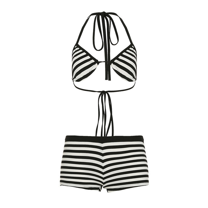 Dame bikini-set med stripet topp og shorts Skjora