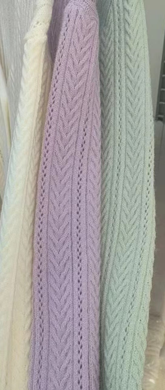 Dame cardigan med delikat mønster og knappdetaljer Skjora