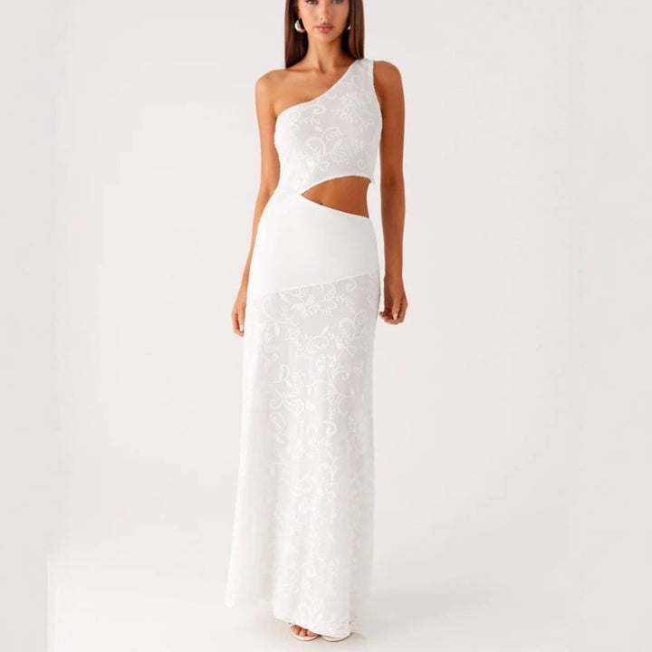 Damer Elegant Maxikjole med asymmetrisk snitt og blomstret spissdetalj Skjora