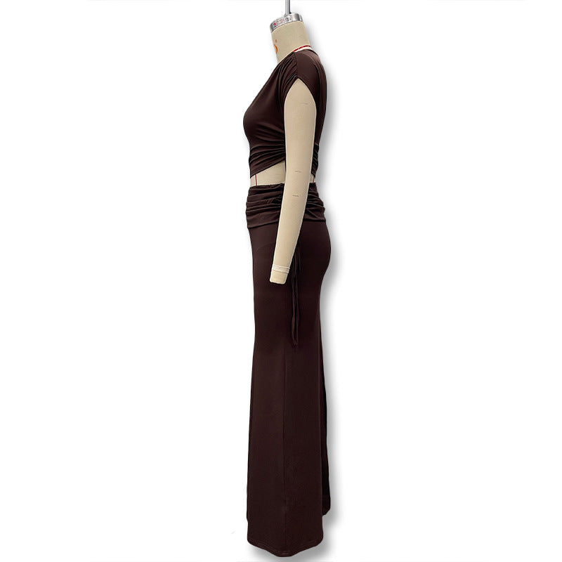 Damer Elegant og figurnær jumpsuit-kjole med asymmetrisk design Skjora