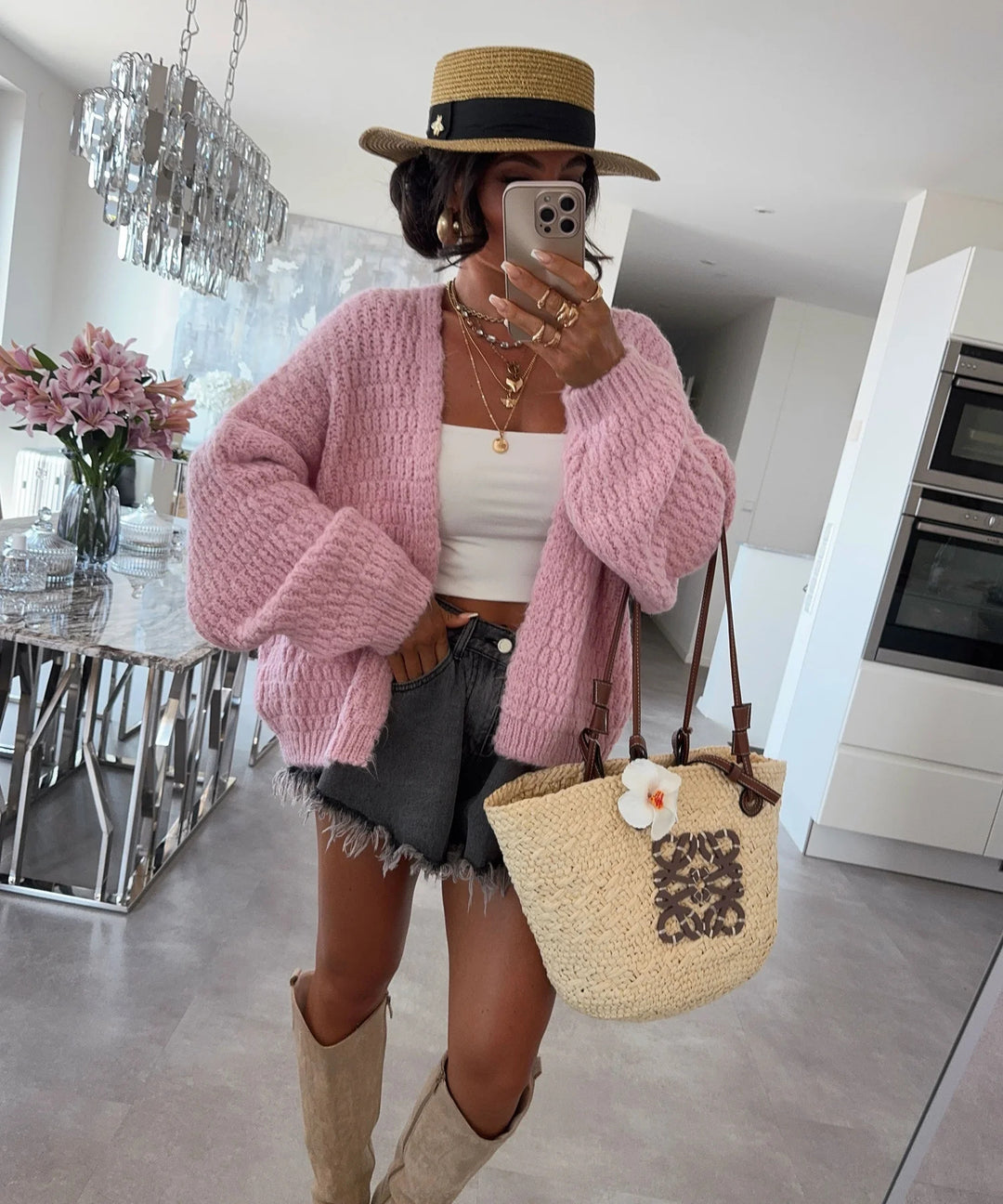Kvinnes chunky strikk cardigan med voluminøse ermer og åpen front Skjora