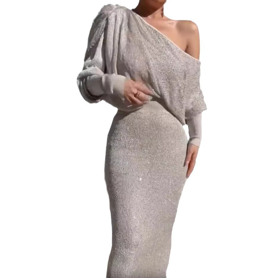 Kvinnes Glamorous Strikkekjole med Glitrende Pailer og Av-Skulder Design