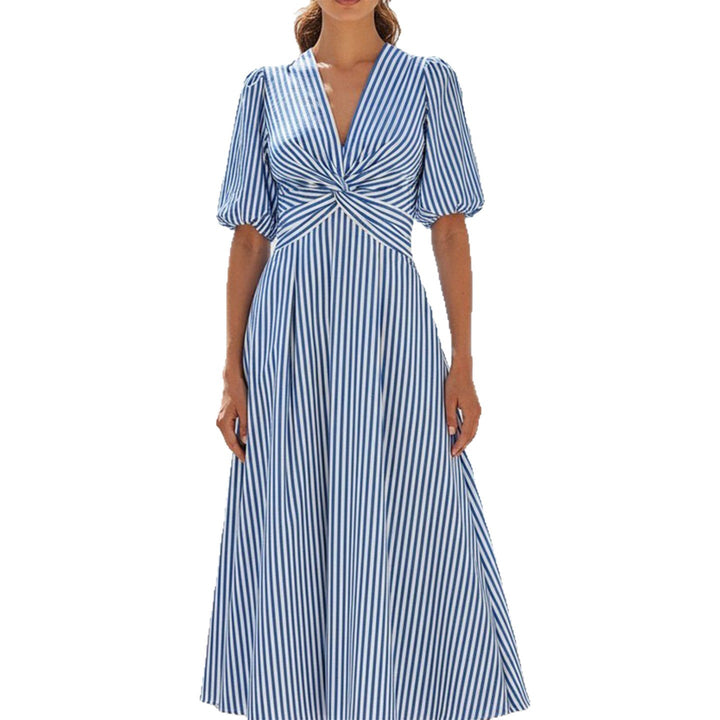 Kvinnens midi kjole med fantastisk omslag design og elegante striper