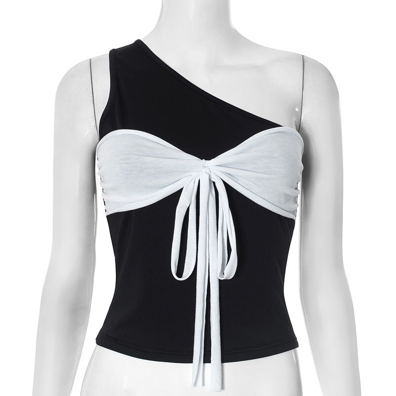 Dame asymmetrisk Crop-Top med elegante omslagsdetaljer Skjora
