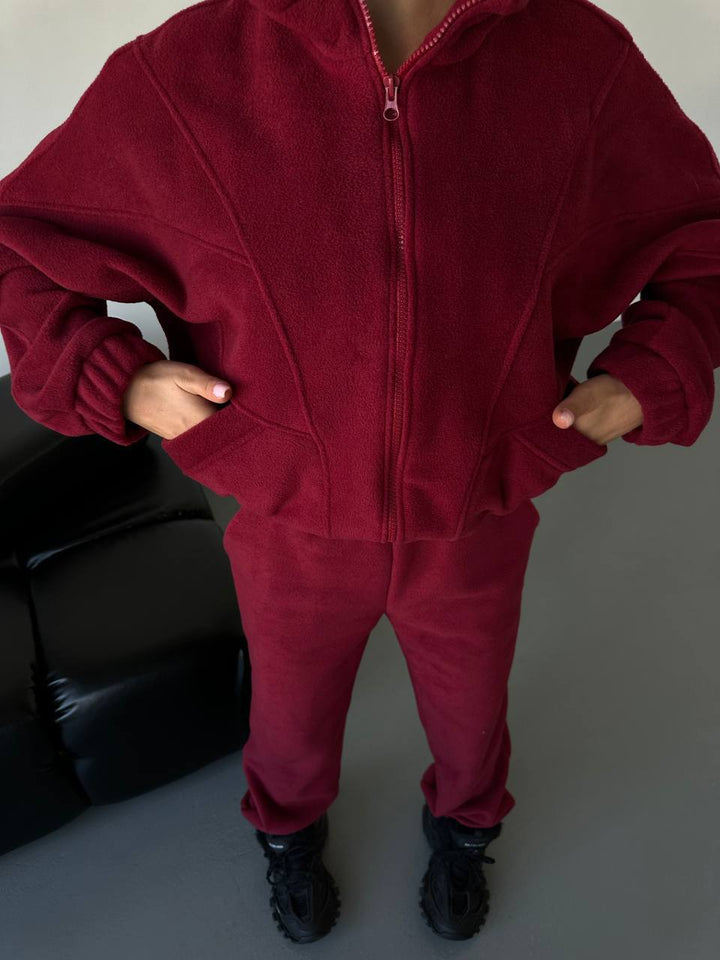 Dame fleece joggingdress med moderne høy hals og praktiske lommer