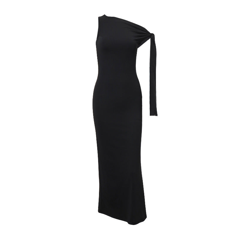 Dame maxikjole med asymmetrisk design og elegant skjørt Skjora