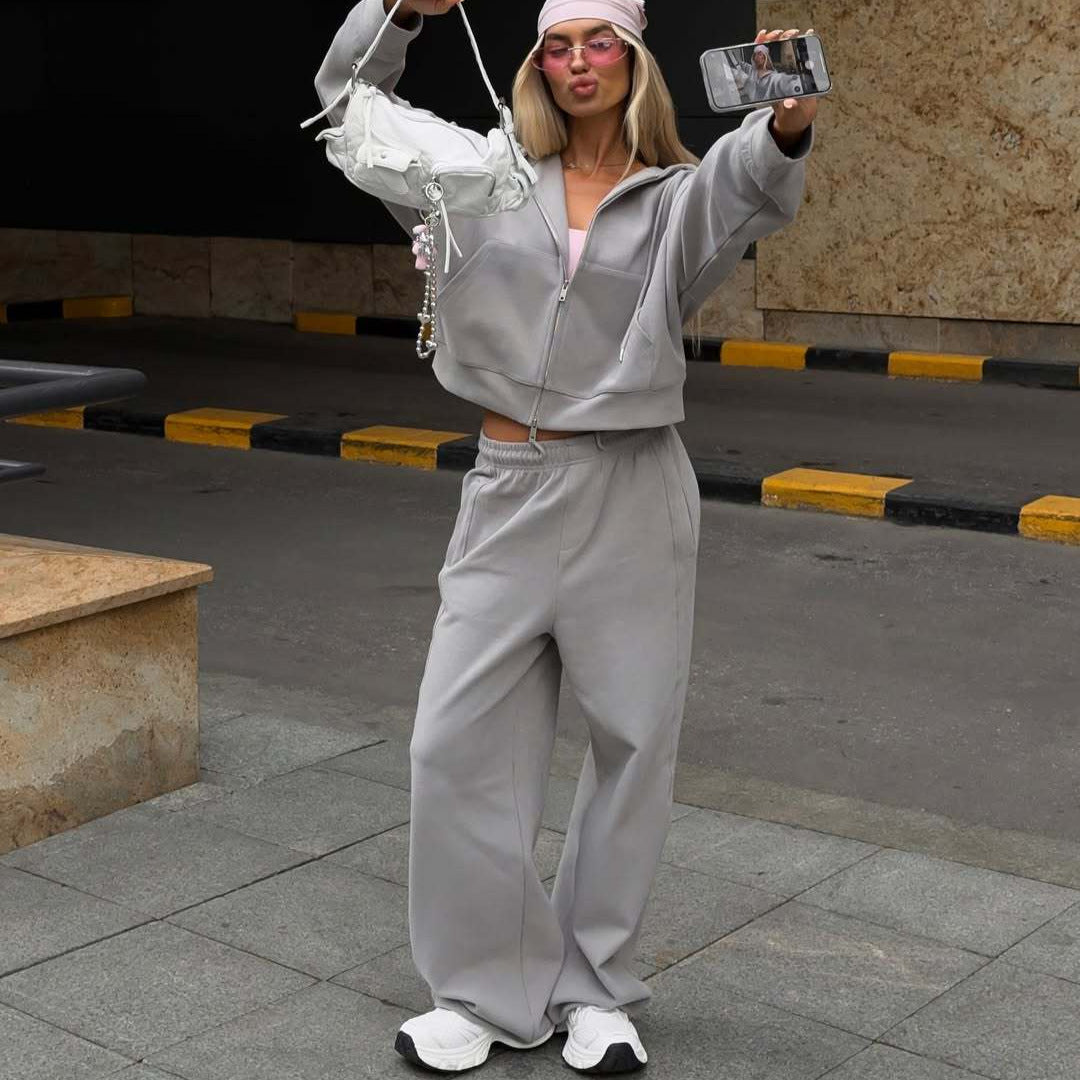 Damer casual crop topp hettegenser med løs passform og komfortable joggebukser Skjora