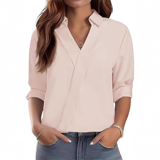 Kvinnes elegant V-hals bluse med teksturert design Skjora