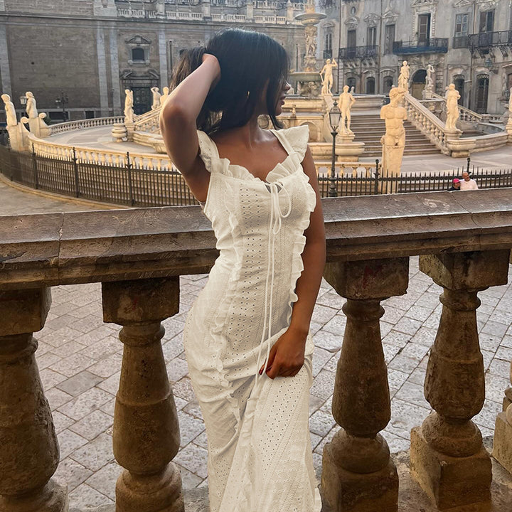 Dame off-shoulder maxikjole med ruffles detaljer og belte silhuett Skjora