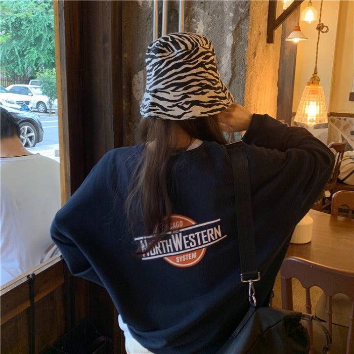 Dame casual oversized genser med stilig logo og behagelig myk innvendig fôr Skjora