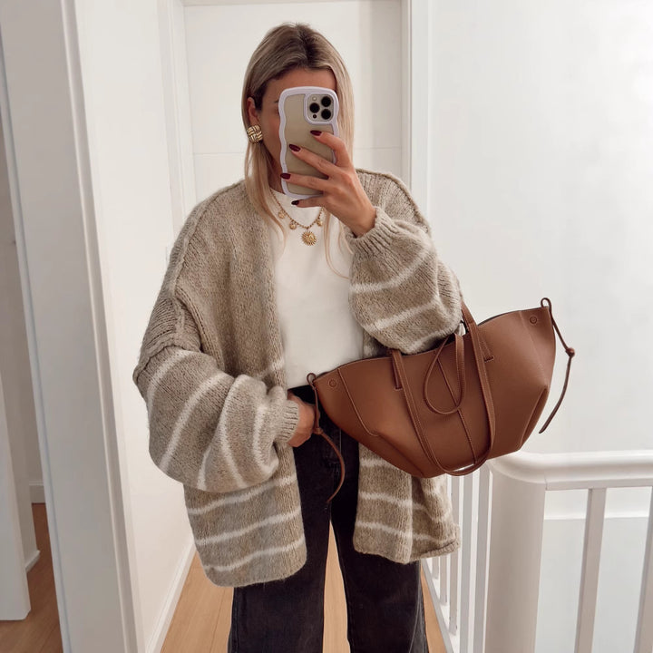Kvinnenes Koselige Cardigan med Stripet Mønster og Bred Kuttede Ermer Skjora