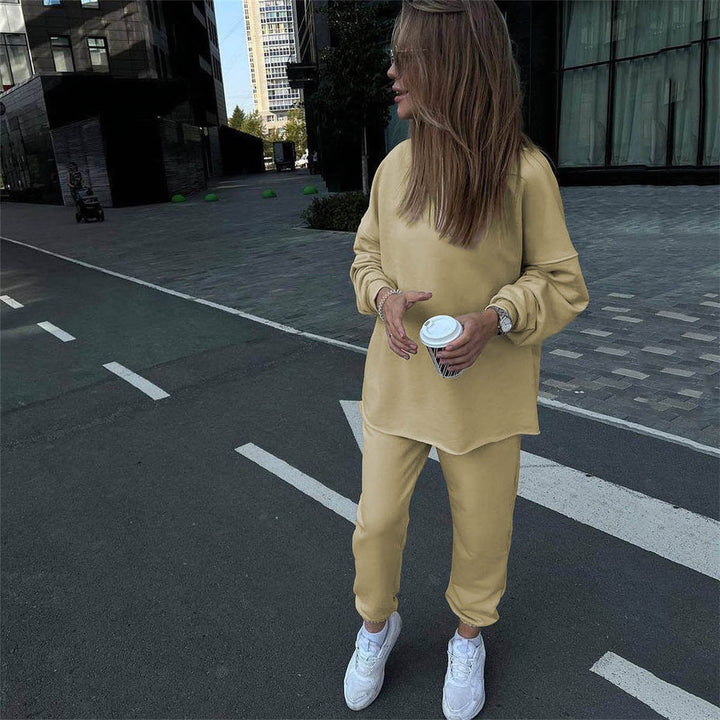 Kvinne casual sweatsuit med en avslappet passform og komfortable materialer Skjora