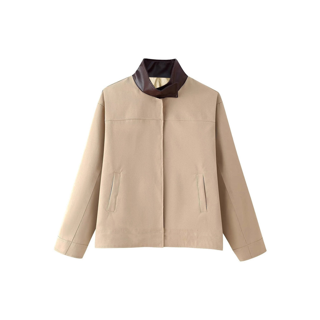 Kvinnes trendy oversized jakke med rutete fôr og høy krage Skjora