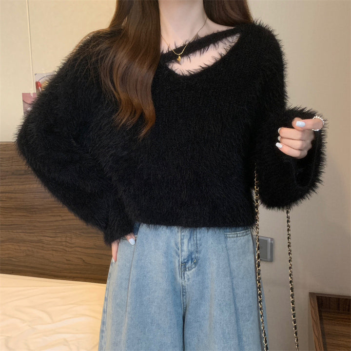 Kvinne Fluffy Genser med Casual Snitt og Dyp V-Hals Skjora