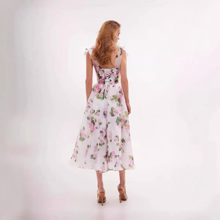 Kjole med blomsterdesign for kvinner med avdekket skuldre