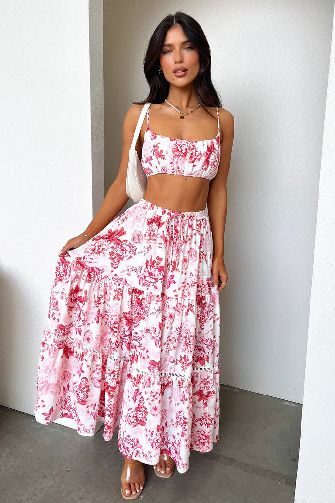 Damer to-delt sommeroutfit med blomster topp og maxi skjørt Skjora