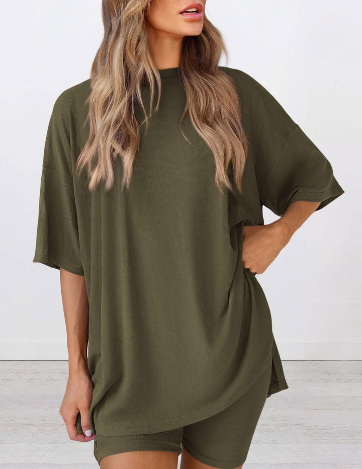Damer Løst Lounge-set med oversized topp og korte bukser Skjora