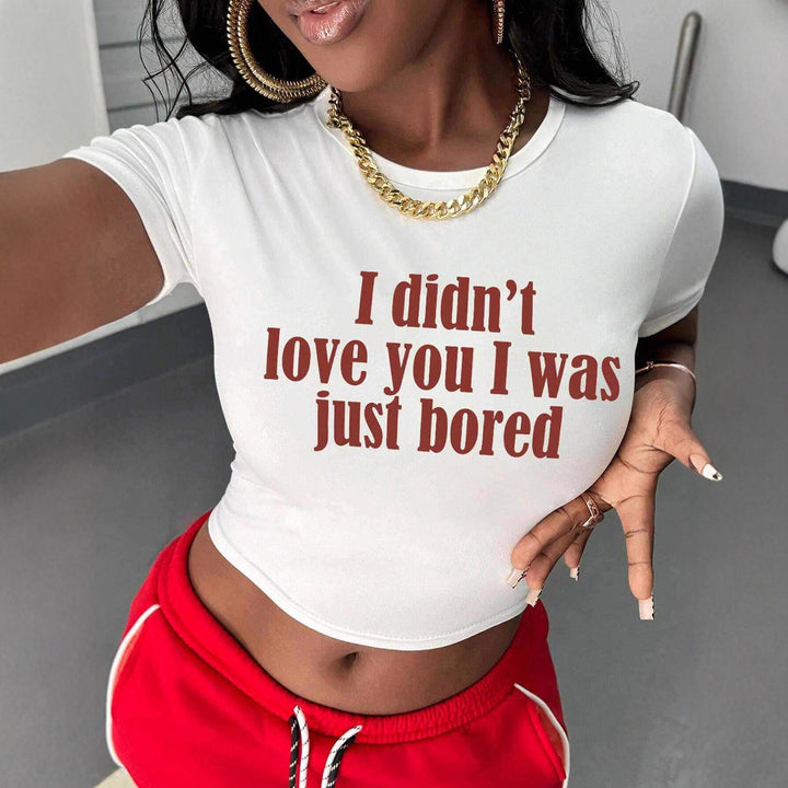 Dame Crop-Shirt med kreativ uttalelse og tettsittende snitt Skjora