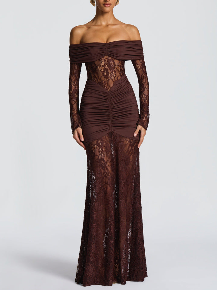 Dame Elegant spiss maxikjole med elegant off-shoulder design og rynker Skjora