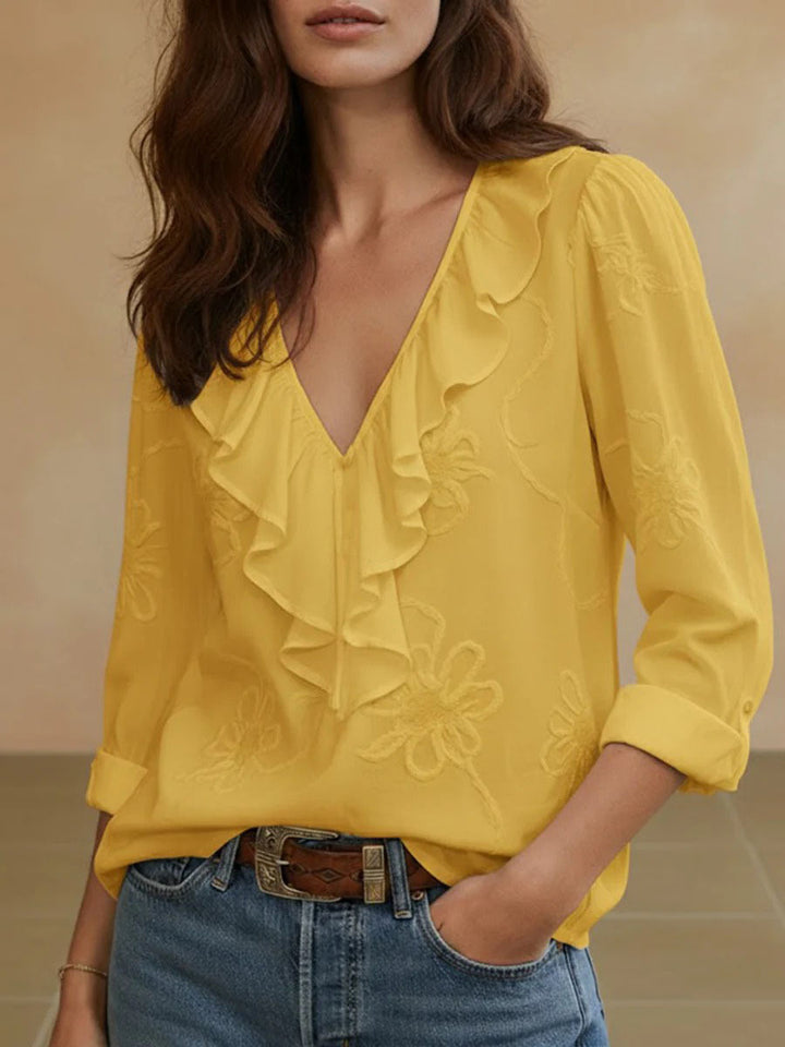 Dame elegant bluse med volanger og blomstrete broderimønster Skjora