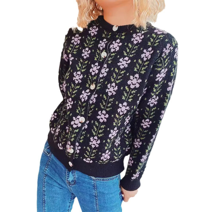 Kvinne koselig cardigan med blomster mønstre Skjora