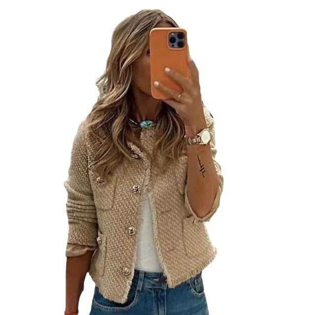 Dame Boucle Jakke i et elegant design med gullknapper Skjora