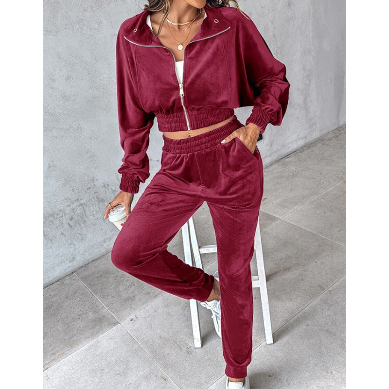 Kvinnelig sporty velour sett med elastisk kant og praktiske lommer Skjora