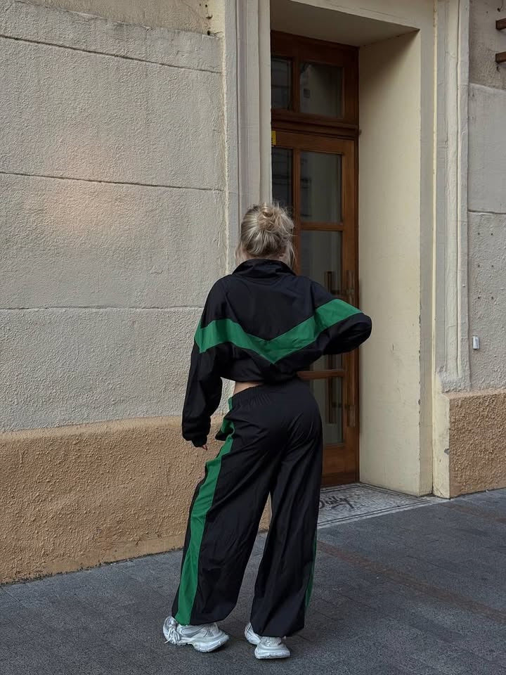 Kvinners sporty funksjonelle jakke med høy krage og glidelås Skjora