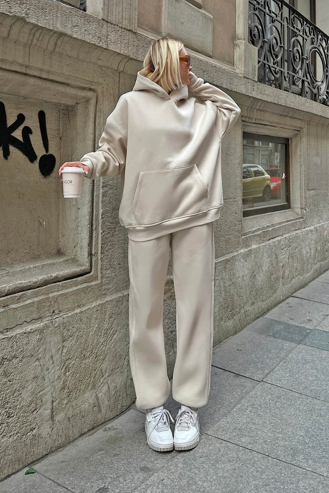 Damer Oversized Hoodie og Vide Joggebukser i Casual Look Skjora