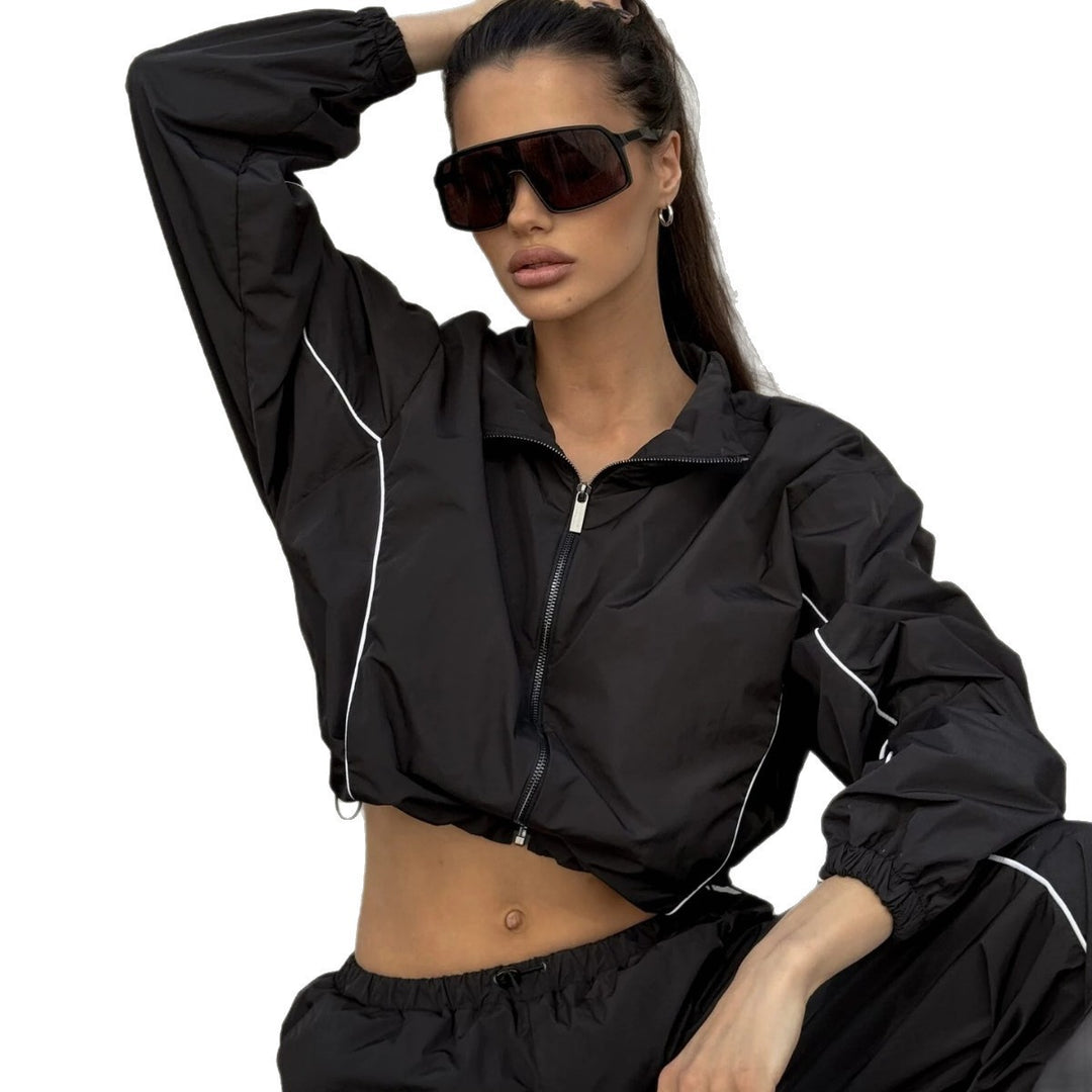Kvinnes sporty cropped jakke med elastiske ermer Skjora