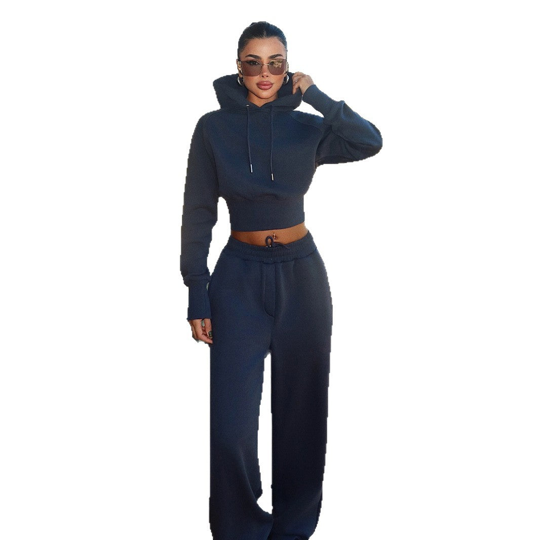 Dame kort hoodie og løse joggebukser i avslappet design Skjora