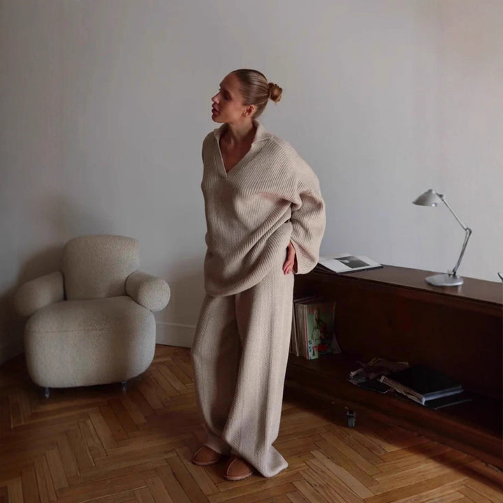 Kvinnelig stilige ribbestrikket loungewear-sett med løs passform topp og bredskårne bukser Skjora