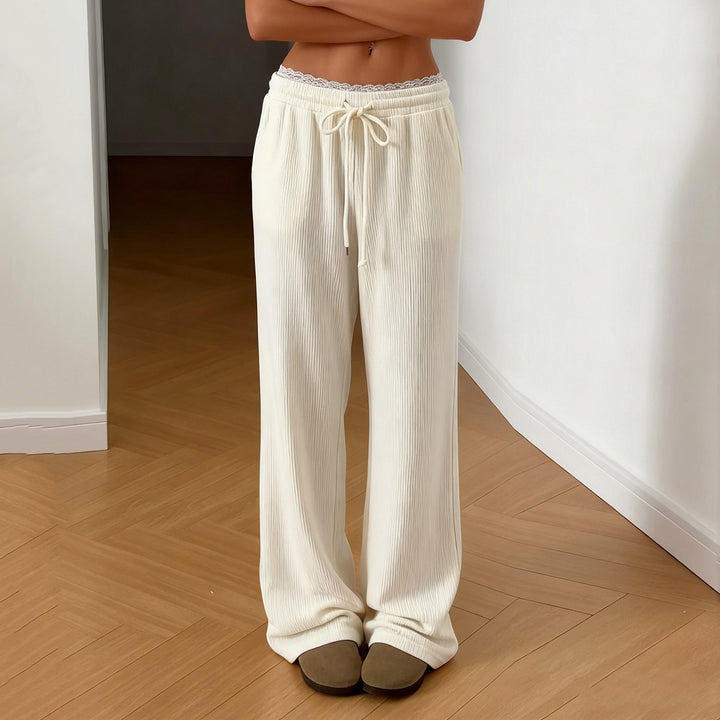Dame Flared Sweatpants med elastisk midje og komfortabel design Skjora