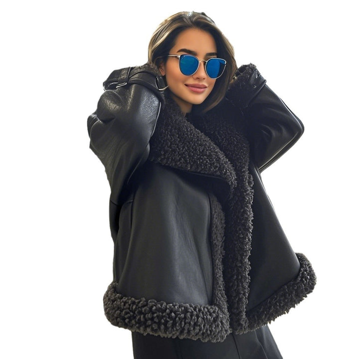 Kvinnes Elegant Faux Skinnjakke med Myk Teddy Fôr og Avslappet Snitt Skjora
