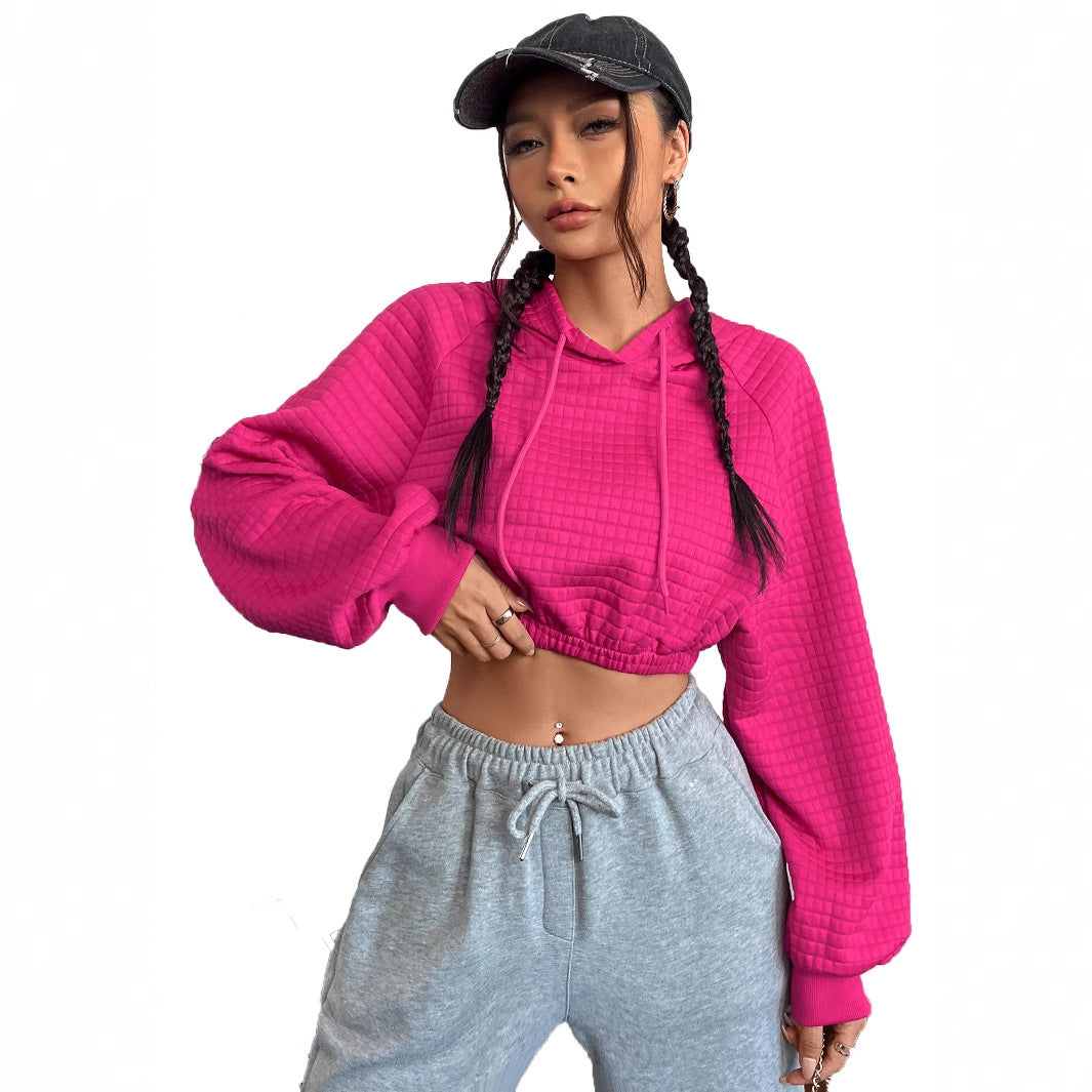 Kvinne cropped hettegenser med teksturert design Skjora