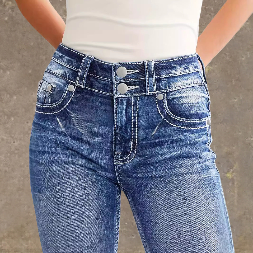 Kvinne Flared Jeans i Vintage Stil med Høy-Grad Detalj og Raffinert Broderi Skjora