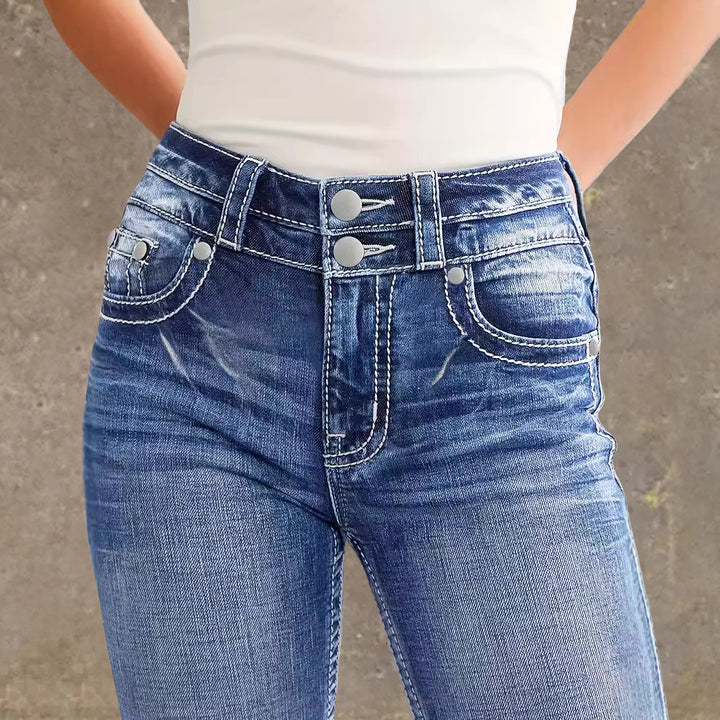 Kvinne Flared Jeans i Vintage Stil med Høy-Grad Detalj og Raffinert Broderi Skjora