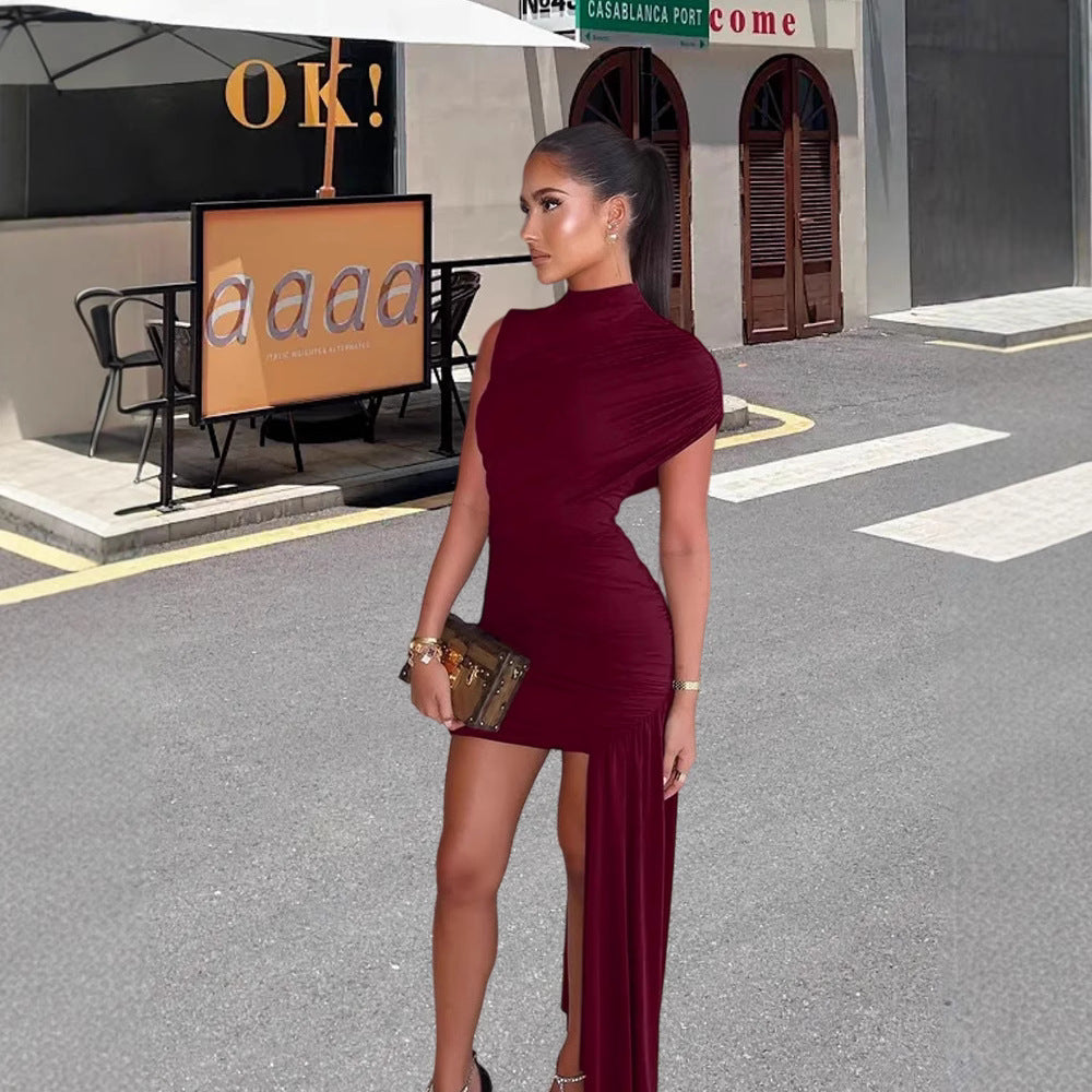 Dame couture mini kjole med asymmetrisk snitt og rynker Skjora