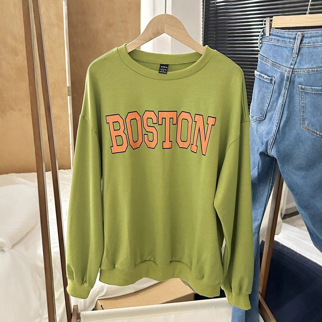 Kvinnelig avslappet sweatshirt med iøynefallende bokstaver Skjora