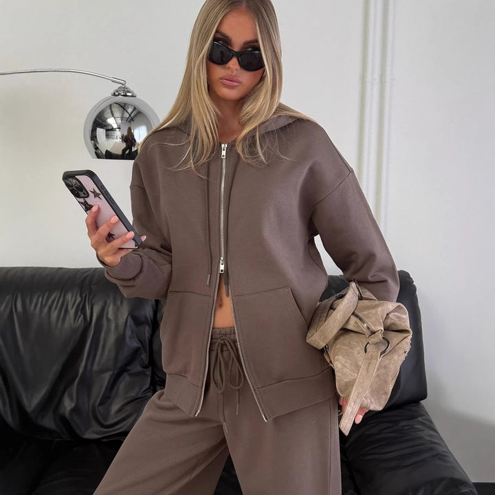 Women's fashionable lounge set with a relaxed fit and innovative design Skjora