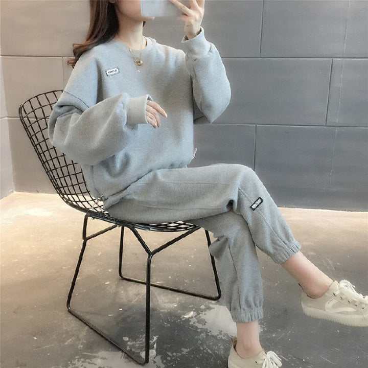 Dame sporty fritidssett med casual snitt og praktiske sidelommer Skjora