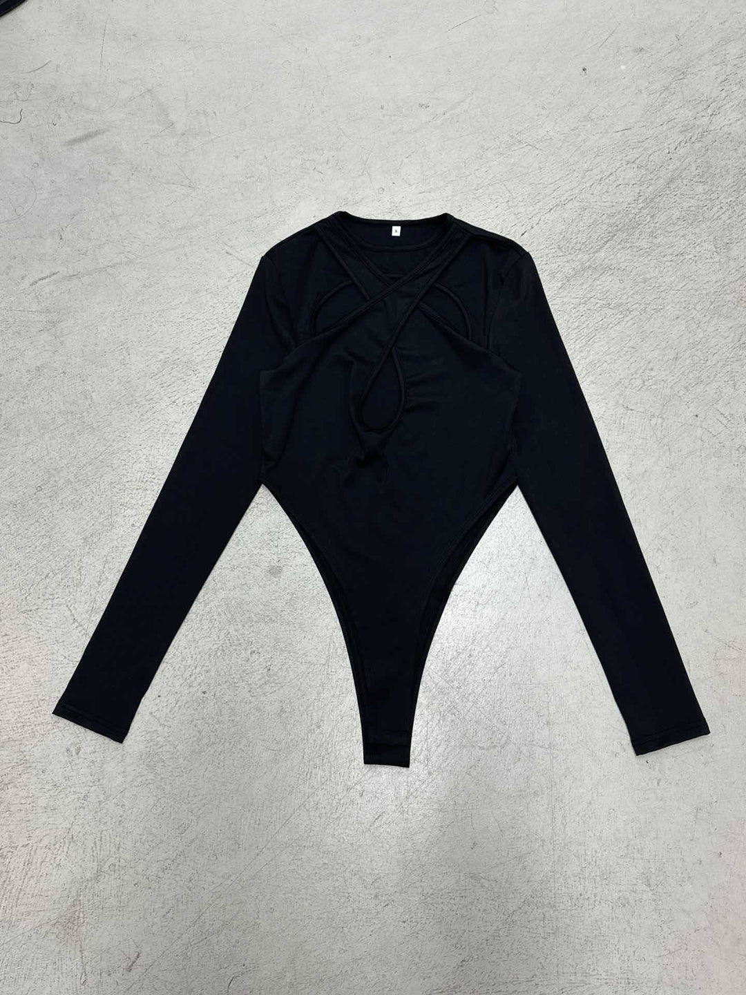 Dame Langermet Bodysuit med raffinert kryss-design og høy midje Skjora