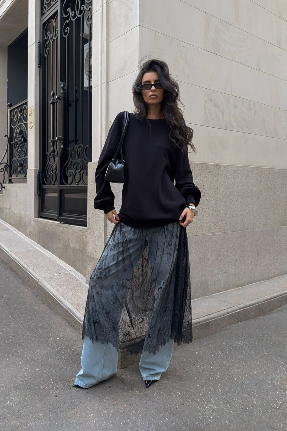 Kvinnes Casual Oversized Genser med Elegante Volanger og Motetransparent Skjora