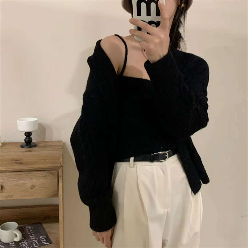 Dame cardigan i kabelstrikkdesign med knappestolpe og elegant passform Skjora