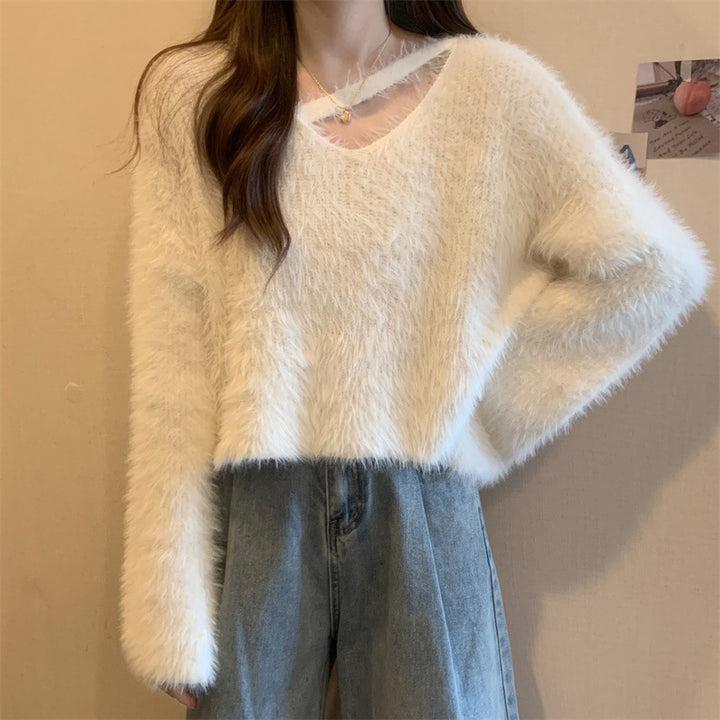 Kvinne Fluffy Genser med Casual Snitt og Dyp V-Hals Skjora