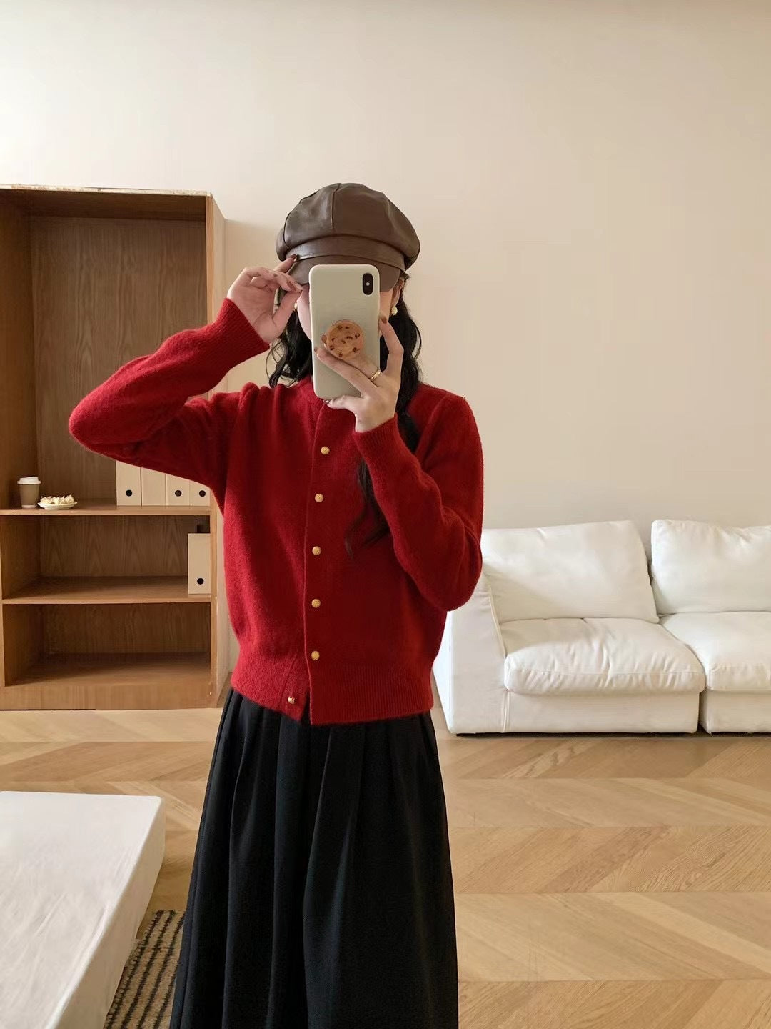 Kvinne cardigan med elegante knappdetaljer og mykt materiale Skjora