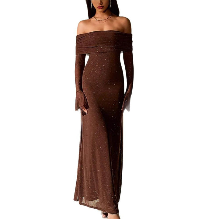 Kvinnes Elegant, Off-the-Shoulder Kveldsdrakt med Glitrende Paljettkant og Tettsittende Silhuett Skjora