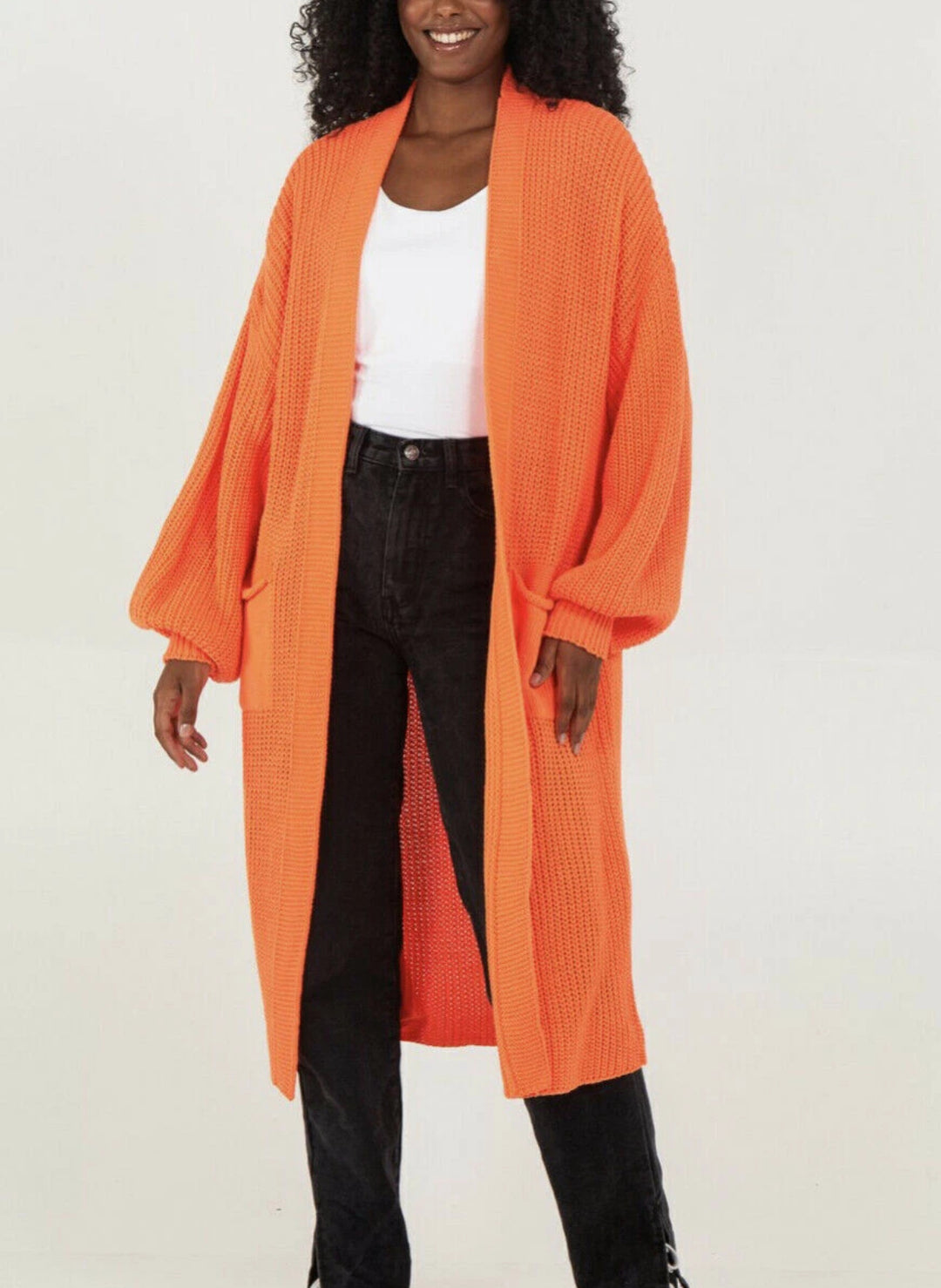 Kvinne strikket kåpe i uformell oversized design Skjora
