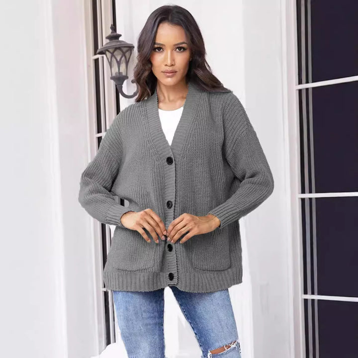 Dame chunky strikk cardigan med store lommer og klassisk V-hals Skjora