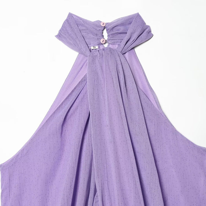 Dame ermangeløs halterneck med elegant drapering og trendy nøglehuludskæring Skjora